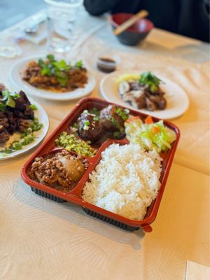 Sweet Box (Macarons, Dragon Beard Candy) by null