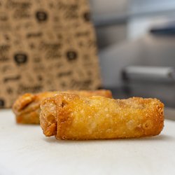 Bougie Bites - NO CAP EGGROLLS
Two crispy deep fried egg rolls filled with Impossible™ burger, cheddar cheese, onions, and peppers.