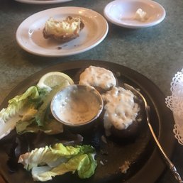 Crab cake and the vegetable flatbread. All of meals served with fresh popovers that's worth the trip alone