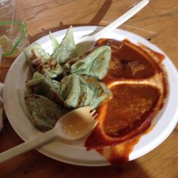 Hawker 88 Night Market - Mmmmmm curry roti so good!!