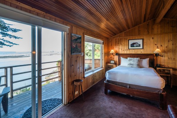 River's End Restaurant & Inn by null