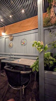 Queen Mother Cafe by null