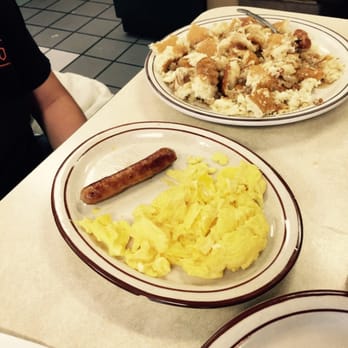 Tommy's Cafe - Pretty packed today, not many places to sit, but that's a good sign about the food. - Cafes Near Me - Stockton, California Tommy's Cafe - Pretty packed today, not many places to sit, but that's a good sign about the food. - Cafes Near Me - Stockton, California