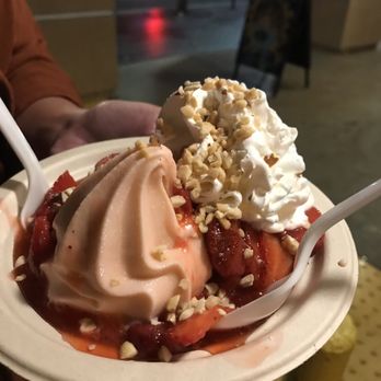 Strawberry Shack - Strawberry Sundae - Desserts Near Me - Carlsbad, California Strawberry Shack - Strawberry Sundae - Desserts Near Me - Carlsbad, California