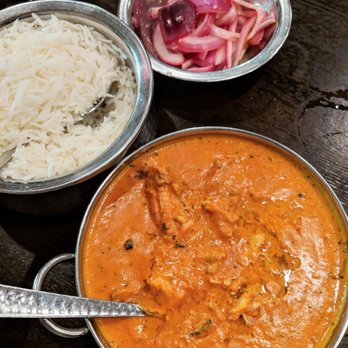 Dilliwala Indian Kitchen - Butter Chicken (this uses pulled Tandori chicken vs. the Tikka Masala which uses breast meat) - Indian Near Me - Diamond Bar, California Dilliwala Indian Kitchen - Butter Chicken (this uses pulled Tandori chicken vs. the Tikka Masala which uses breast meat) - Indian Near Me - Diamond Bar, California