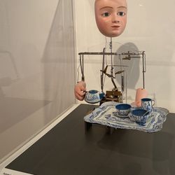 Barry Art Museum - Mechanized doll.