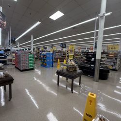 Food Lion - Interior