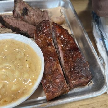 B&D Trap BBQ - Barbeque Near Me - Fort Lauderdale, Florida