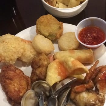 King Buffet - Fried wonton, shrimp, scallops, egg roll, chicken, clams and ginger crab. - Buffets Near Me - Taylorsville, Utah
