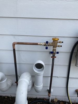 D A Plumbing Logo