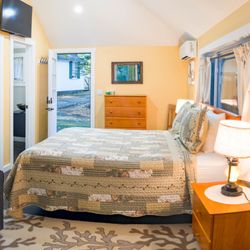 Hinckley's Dreamwood Cottages