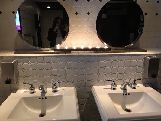 The Reservoir Lounge by null