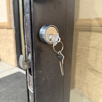 One Man and a Van - Keys & Locksmiths Near Me - Tampa, Florida One Man and a Van - Keys & Locksmiths Near Me - Tampa, Florida