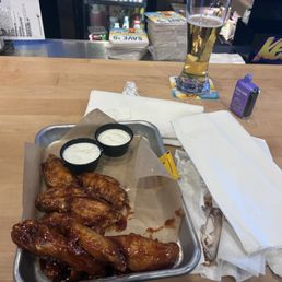 10 Bone in BBQ wings bud light Tall 10 Bone in BBQ wings bud light Tall