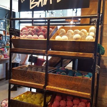 Lush - Skin Care Near Me - Oak Brook, Illinois
