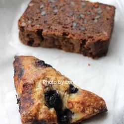 The Gingered Peach - Blueberry Scone ($3.95 - not great, texture is tough and chewy) and Zucchini Bread ($3.95 - very sweet)