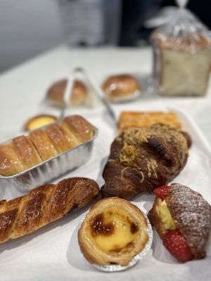 Paris Baguette by null