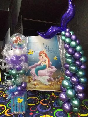 Detroit Balloon Store - Bouncing Around The Motor City by null