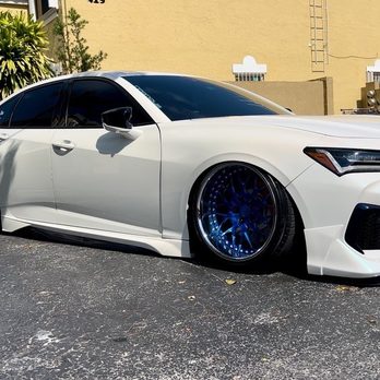 Miami Power Wheels - Tires and painted break pads - Tires Near Me - Miami, Florida