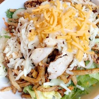 The Meredith Inn Restaurant - Grilled chicken salad - New American Near Me - Kittanning, Pennsylvania