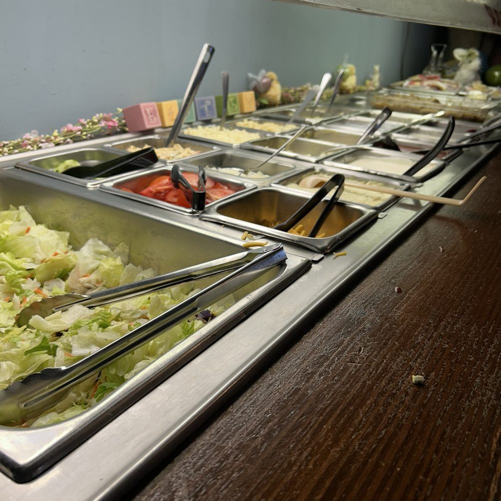 Roger's Harvest House - Salad bar with fresh stuff - American Near Me - Hamilton, Indiana