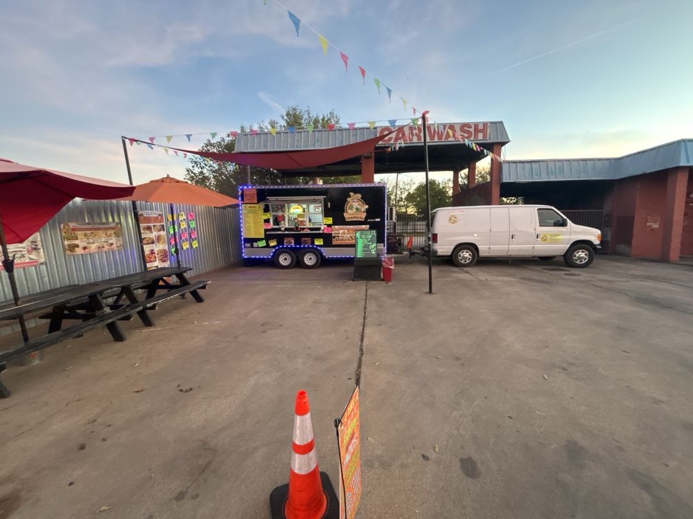 Food from Taqueria El Chamizal
