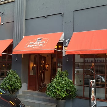 Jensens Bøfhus - Inngangsparti fra gaten - Steakhouses Near Me - Aarhus, 82