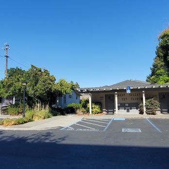 West Valley Pet Clinic - Parking lot - Veterinarians Near Me - San Jose, California West Valley Pet Clinic - Parking lot - Veterinarians Near Me - San Jose, California