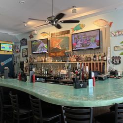 Fishack - Cute Bar Area