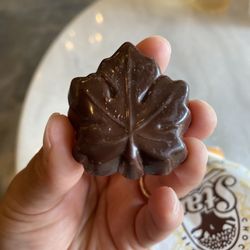 Chocolaterie Stam - Glen Ellyn - Dark chocolate maple cream