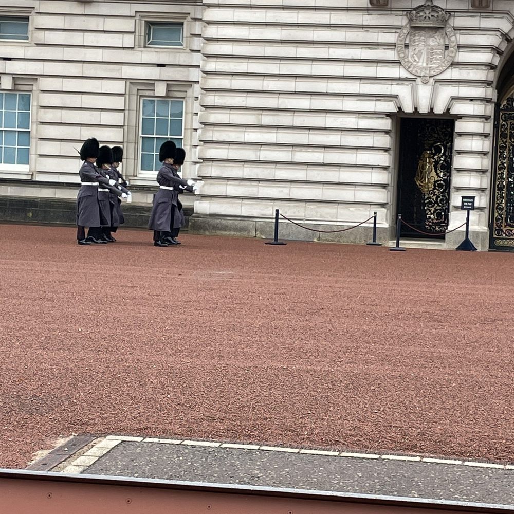 Buckingham Palace - Landmarks & Historical Buildings Near Me - London, XGL