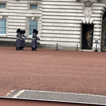 Buckingham Palace - Landmarks & Historical Buildings Near Me - London, XGL