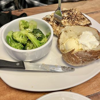 Aspen Creek Grill - Aspen Bleu Sirloin, broccoli, baked potato - Comfort Food Near Me - Greenwood, Indiana Aspen Creek Grill - Aspen Bleu Sirloin, broccoli, baked potato - Comfort Food Near Me - Greenwood, Indiana