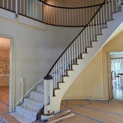 Frank's Painting - Elegant staircase