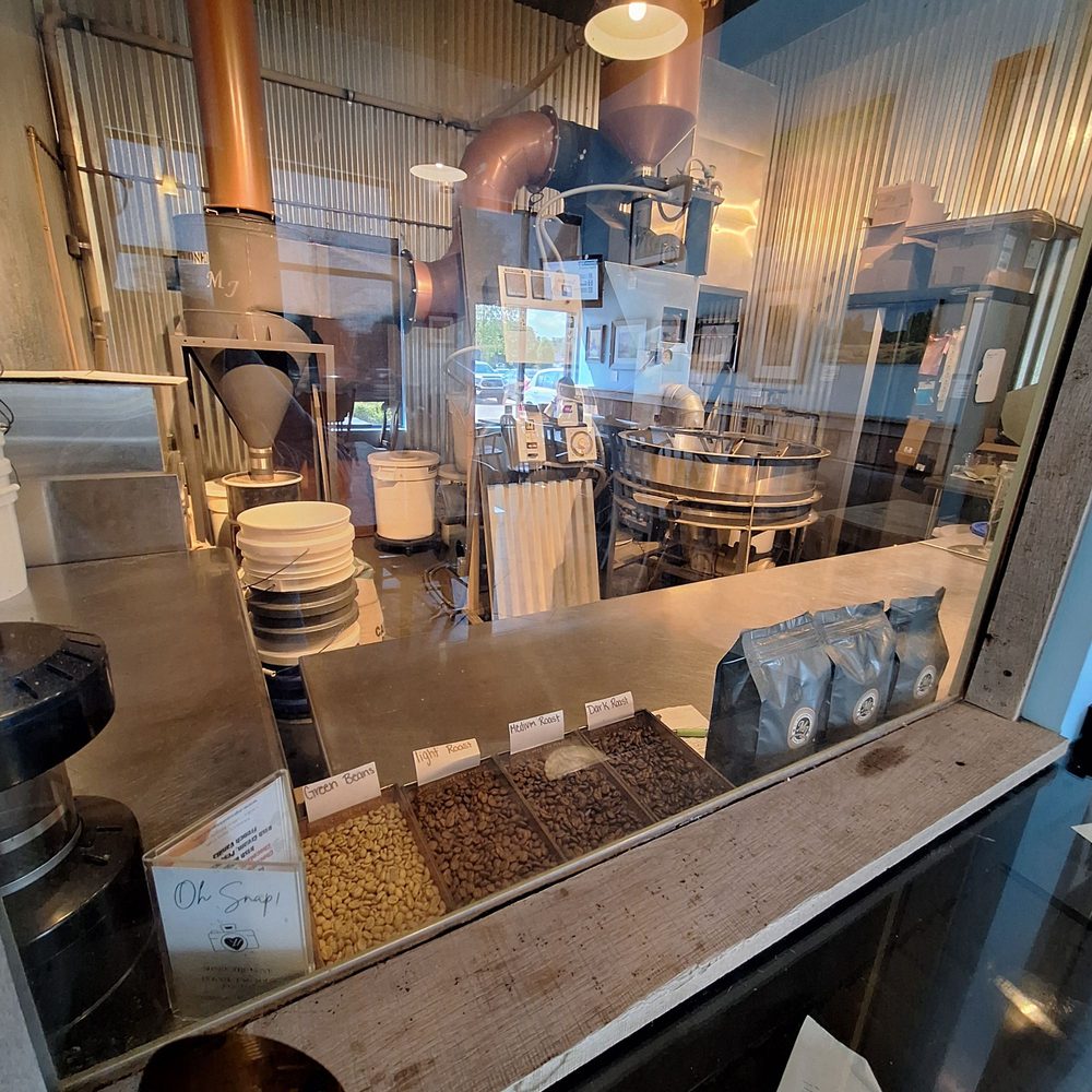 Mama's Java - Old fashioned coffee grinder - Coffee & Tea Near Me - Nolensville, Tennessee Mama's Java - Old fashioned coffee grinder - Coffee & Tea Near Me - Nolensville, Tennessee