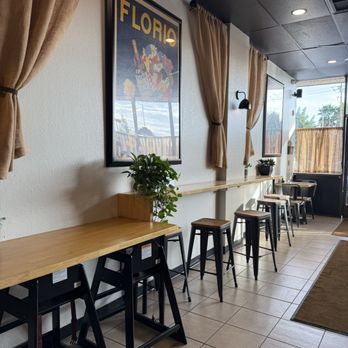 Smash Bros Bistro - Seating - Salad Near Me - Fresno, California