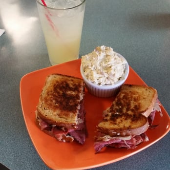 Broadway Deli - Ruben Sandwich - Delis Near Me - Burns, Oregon