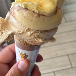 Yacht Bar - Yacht Bar Pizzeria Gelateria