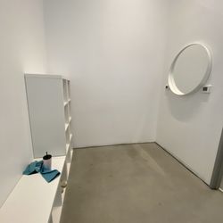 Body Rok - Cubby area and mirror