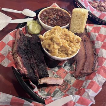 Willie Mae's Barbeque - Finally got to try Willie Mae's.....should have waited longer. - Barbeque Near Me - Springfield, Tennessee Willie Mae's Barbeque - Finally got to try Willie Mae's.....should have waited longer. - Barbeque Near Me - Springfield, Tennessee
