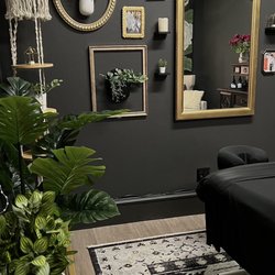 Petrissage Massage - Massage room