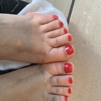 Hellen's Salon - (left to right) Left toe, 4th finger: missing a piece of nail, Right toe: right side of nail that looks darker, nail was bleeding - Hair Salons Near Me - San Jose, California