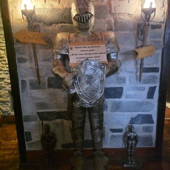 La Chope Gobeline - The first maitre'd you meet. - Steakhouses Near Me - Quebec City, Quebec