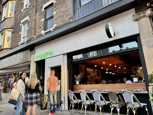 Danny's Pizza Tavern by null