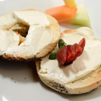 Chap's Grille - Bagel wtih cream cheese - Breakfast & Brunch Near Me - New Haven, Connecticut