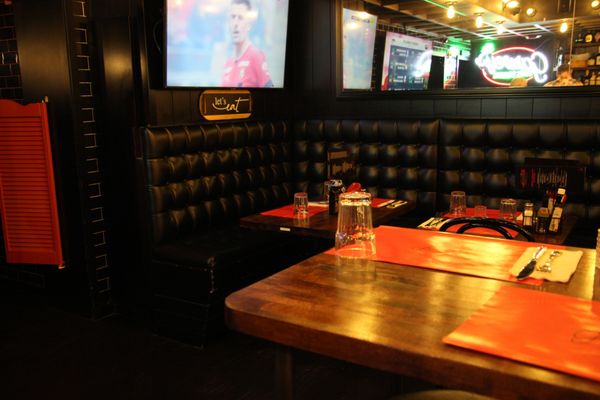 Garvey's Irish Pub by null