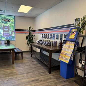Laughing Cat Coffee - More seating and beans and teas for sale - Coffee & Tea Near Me - Reno, Nevada Laughing Cat Coffee - More seating and beans and teas for sale - Coffee & Tea Near Me - Reno, Nevada