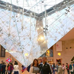 Viatur Travel System, Inc - Interior de el Museo de Louvre, Francia
