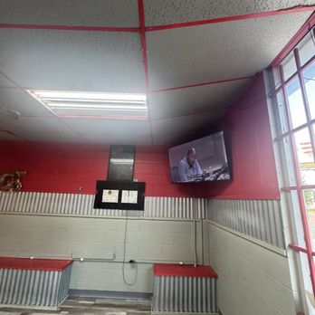 OMG WINGS - Waiting area - Chicken Wings Near Me - Conroe, Texas OMG WINGS - Waiting area - Chicken Wings Near Me - Conroe, Texas
