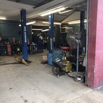 White Knoll Automotive - Work bay - Auto Repair Near Me - Lexington, South Carolina